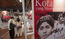 Pameran “Aku Arek Suroboyo” Hadir di Alun-Alun Surabaya, Ungkap Jejak Bung Karno di Kota Pahlawan