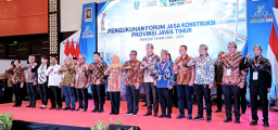 Expo Konstruksi Jatim 2026 Jadi Etalase Inovasi Industri Bangunan, Khofifah Kukuhkan Forum Jasa Konstruksi