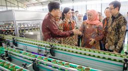 Khofifah Resmikan Pabrik Kemasan Logam di Banyuwangi, Perkuat Hilirisasi dan Substitusi Impor