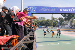 Khofifah Lepas Ribuan Atlet Jatim Open, Perkuat Regenerasi Sepatu Roda Nasional