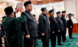 Khofifah Lantik Enam Pejabat, Dorong Birokrasi Jatim Makin Adaptif dan Transparan