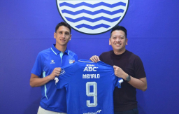 Nomor 9 Kembali Bertuan, Luka Menalo Siap Ukir Cerita Baru Bersama Persib Bandung