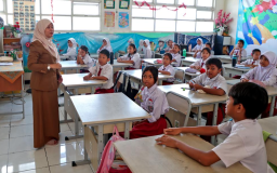 Pemkot Surabaya Pastikan Sekolah Swasta Jadi Pilar Pemerataan Pendidikan