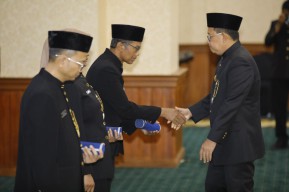 Pj Gubernur Jatim Lantik Empat Pejabat Eselon II, Tekankan Efisiensi dan Prioritas Nasional