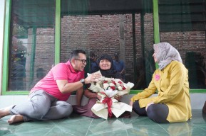 Pemkot Mojokerto Beri Kejutan Spesial untuk Ibu Lansia di Hari Ibu