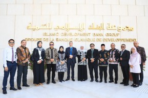 Gubernur Khofifah Jajaki Kerja Sama dengan Islamic Development Bank di Jeddah