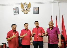 Mantan Kiper Persebaya Dedy Iman jadi Kader PDIP Medan
