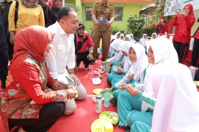 Wali Kota Surabaya Bentuk Karakter Anak Hebat Surabaya di Sekolah Kebangsaan di Lanudal Juanda