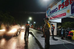 Sebagian Warga Surabaya Tidak Beraktivitas di Malam Hari
