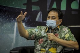 DPR Apresiasi Pemerintah Cina yang Lakukan Vaksinasi terhadap WNA