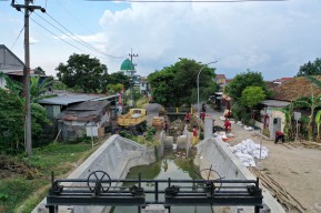 Menjelang Musim Hujan, Pemkot Surabaya Kebut Pemasangan dan Koneksikan Saluran di Permukiman Warga