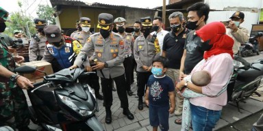 Jokowi Ganti Motor Ojol Perempuan Surabaya Yang Motornya Hilang Dicuri