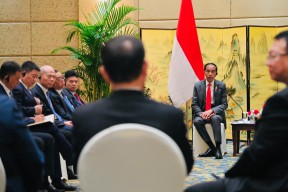 Gelar Pertemuan Bisnis, Presiden Tekankan Komitmen Indonesia Jaga Investasi