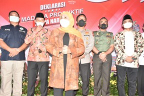 Gubernur Khofifah Hadiri Deklarasi Madura Produktif Tanpa Narkoba