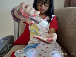 Awas, Hand Sanitizer Tak Ramah Anak