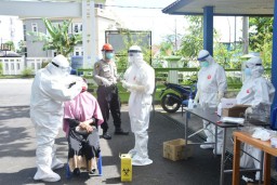 129 Warga Reaktif Rapid Test Jalani Swab Test