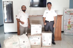 Petrotekno Technical School Salurkan APD dan Masker
