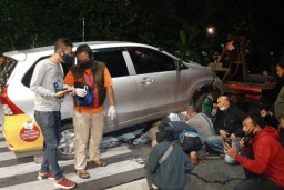 Pengendara Motor Tewas Ditabrak Taksi Online