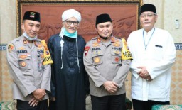 Kapolda Jatim Silaturahmi ke Ponpes Miftachus Sunnah Surabaya