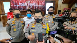 Kapolda Jatim Bagikan Lima Ribu Paket Sembako Kepada Bhabinkamtibmas