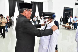 Bupati Malra M Thaher Lantik 12 Ohoi