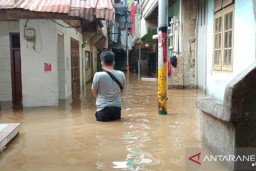 Warga Kebon Pala Kebanjiran