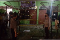 Pasangan Suami Istri Ditemukan Tewas Bersimbah Darah di Rumahnya
