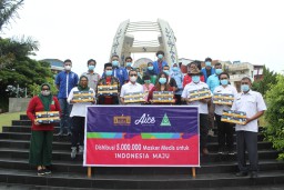 Aice Group-GP Ansor erahkan Donasi Masker Medis