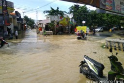 Kali Lamong Meluap, Benjeng hingga Balongpanggang Banjir