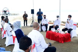 Presiden Jokowi Penuhi Keinginan Nelayan Negeri Hitu