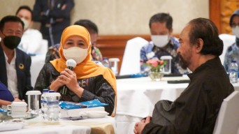 Gubernur Khofifah Jelaskan Pertumbuhan Ekonomi - Penurunan Kemiskinan