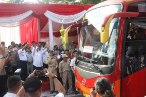 Gubernur Khofifah Fasilitasi Warga Jatim Mudik Bareng Gratis