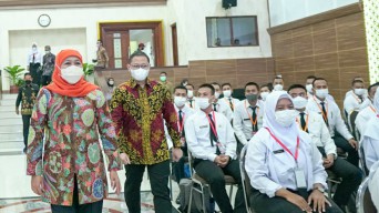 Gubernur Khofifah Sampaikan Pesan-Pesan Penting Kepada Para ASN Jawa Timur