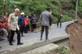 Ganjar Upayakan Jembatan Sementara