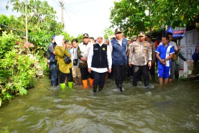 Pemprov Jatim dan Pemkab Lamongan Akan Tangani Pintu Air Kuro