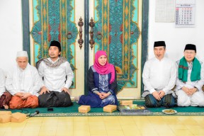 Safari Ramadhan: Jelajah Sejarah Gubernur Khofifah ke Masjid Masjid Legendaris Jawa Timur