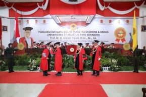 Dekan FEB Untag Surabaya Dikukuhkan Sebagai Guru Besar