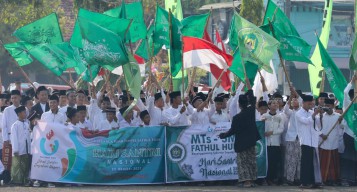 Peringati Hari Santri di Demak, Pj Gubernur Jateng : Jadilah Santri yang Bermanfaat bagi Masyarakat
