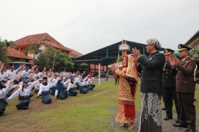Hari Guru, Pj Gubernur Jateng Luncurkan Ayo Rukun untuk Tekan Kekerasan di Sekolah