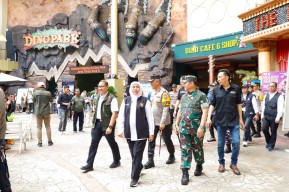 Gubernur Khofifah Pastikan Masyarakat Aman dan Nyaman Selama Liburan Tahun Baru 2024