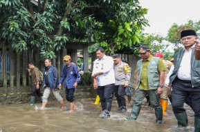 Tinjau Banjir Jepara dan Demak, Nana Minta Tanggul Sungai Dievaluasi