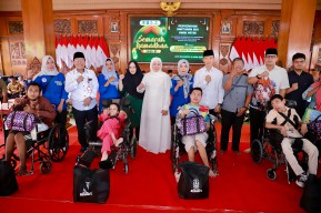 Meraih Berkah dan Kemulyaan Ramadhan, Khofifah bersama BAZNAS santuni 500 Yatim dan Dhuafa di Kota Mojokerto