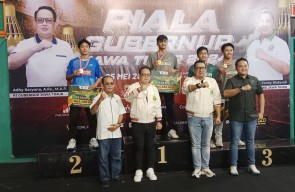 Pj Gubernur Jatim Tutup Kejuaraan Bulu Tangkis Piala Gubernur Jawa Timur 2024
