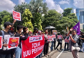 Koalisi Masyarakat dan Pers di Surabaya Tolak RUU Penyiaran
