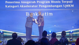 Detik Jatim Awards 2024 Digelar, Bank Jatim Raih Penghargaan Sebagai Akselerator Pengembangan UMKM
