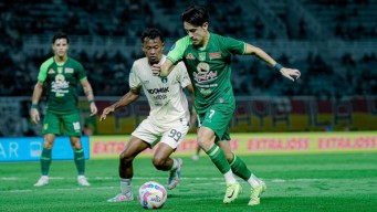 Persebaya Tertahan Persita di GBT