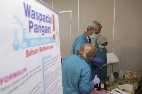 Pemkot Surabaya bersama BBPOM Gelar Sosialisasi hingga Uji Sampel Makanan Pedagang SWK