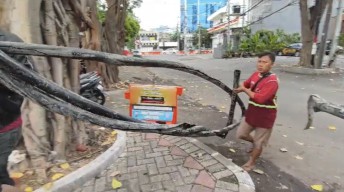 Pemkot Surabaya Tindak Lanjuti Temuan Tumpukan Kabel Curian yang Sumbat Saluran Air