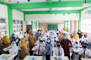 Pemkot Surabaya Gelar Sosialisasi ke Sekolah hingga Ponpes