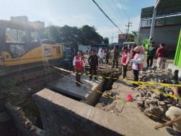 Wali Kota Surabaya Eri Cahyadi Tegaskan Penanganan Banjir Harus Terintegrasi